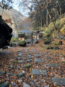 山口川音の足湯周辺