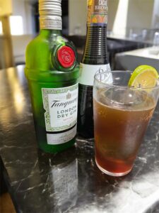 カボスジントニックノワール 明るい場所